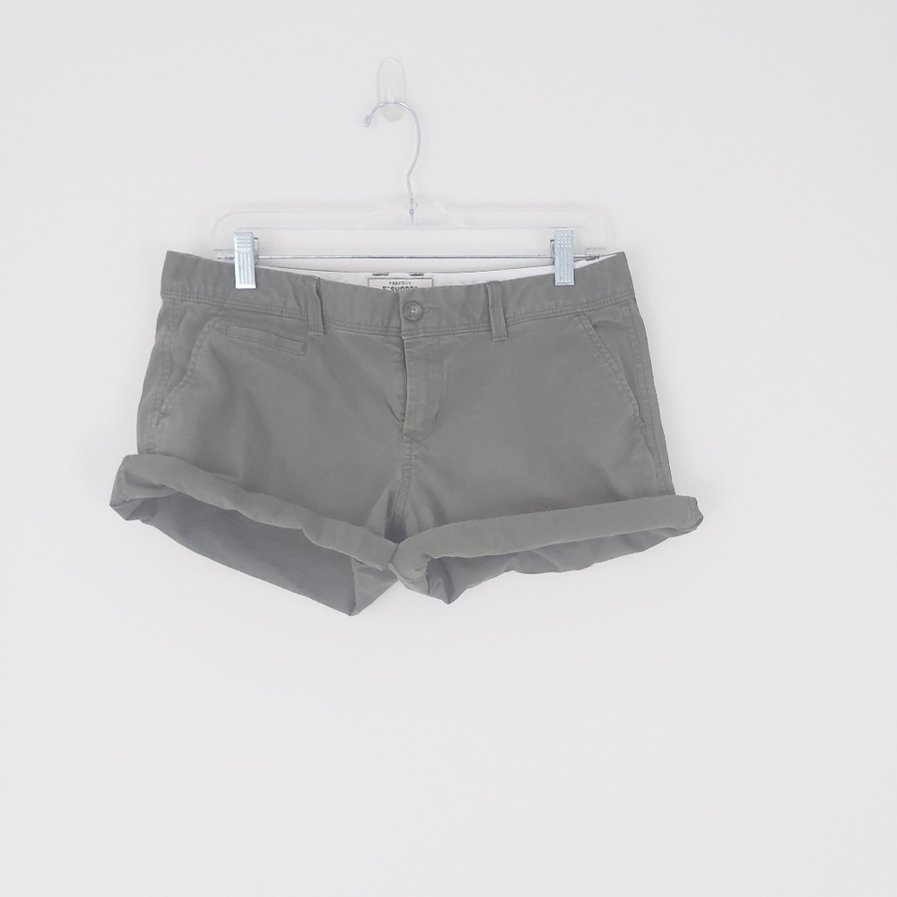 Old Navy Olive Green Shorts Chino Size 10 5" Cuffed Khaki Shorts - Picture 7 of 7
